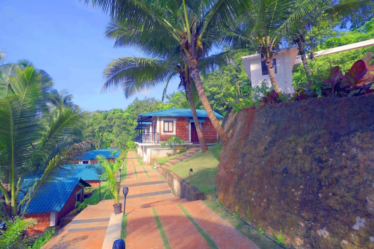 Atmani Waterfront Resort Cola Luaran gambar