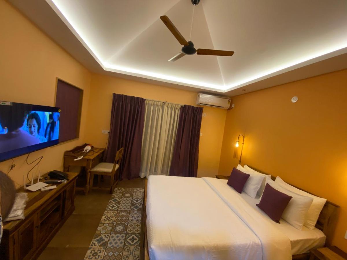 Atmani Waterfront Resort Cola Luaran gambar