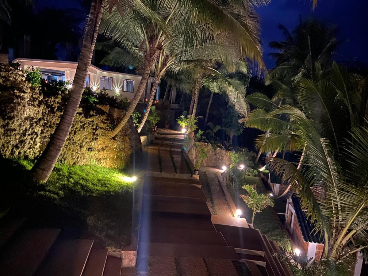 Atmani Waterfront Resort Cola Luaran gambar