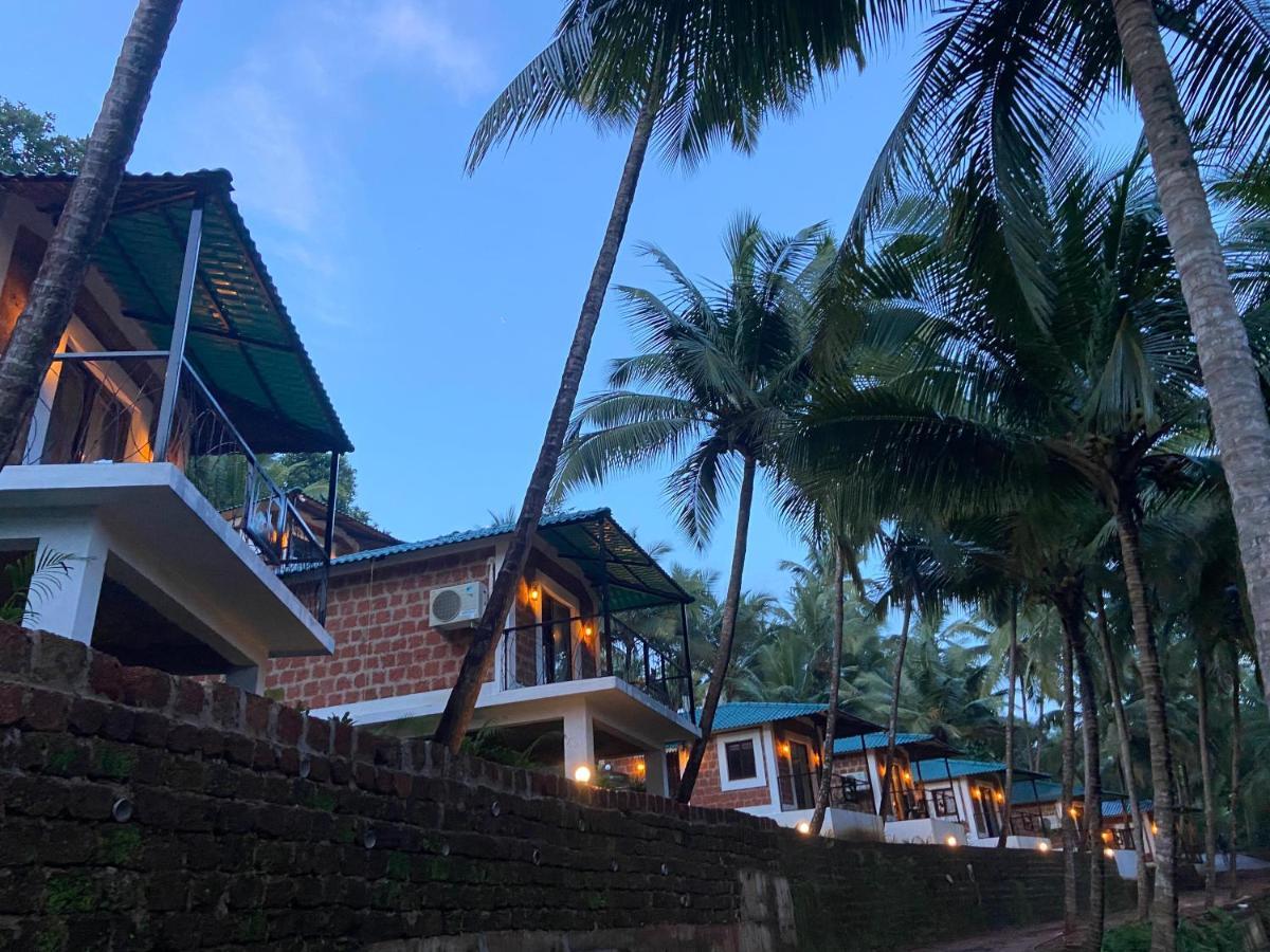 Atmani Waterfront Resort Cola Luaran gambar