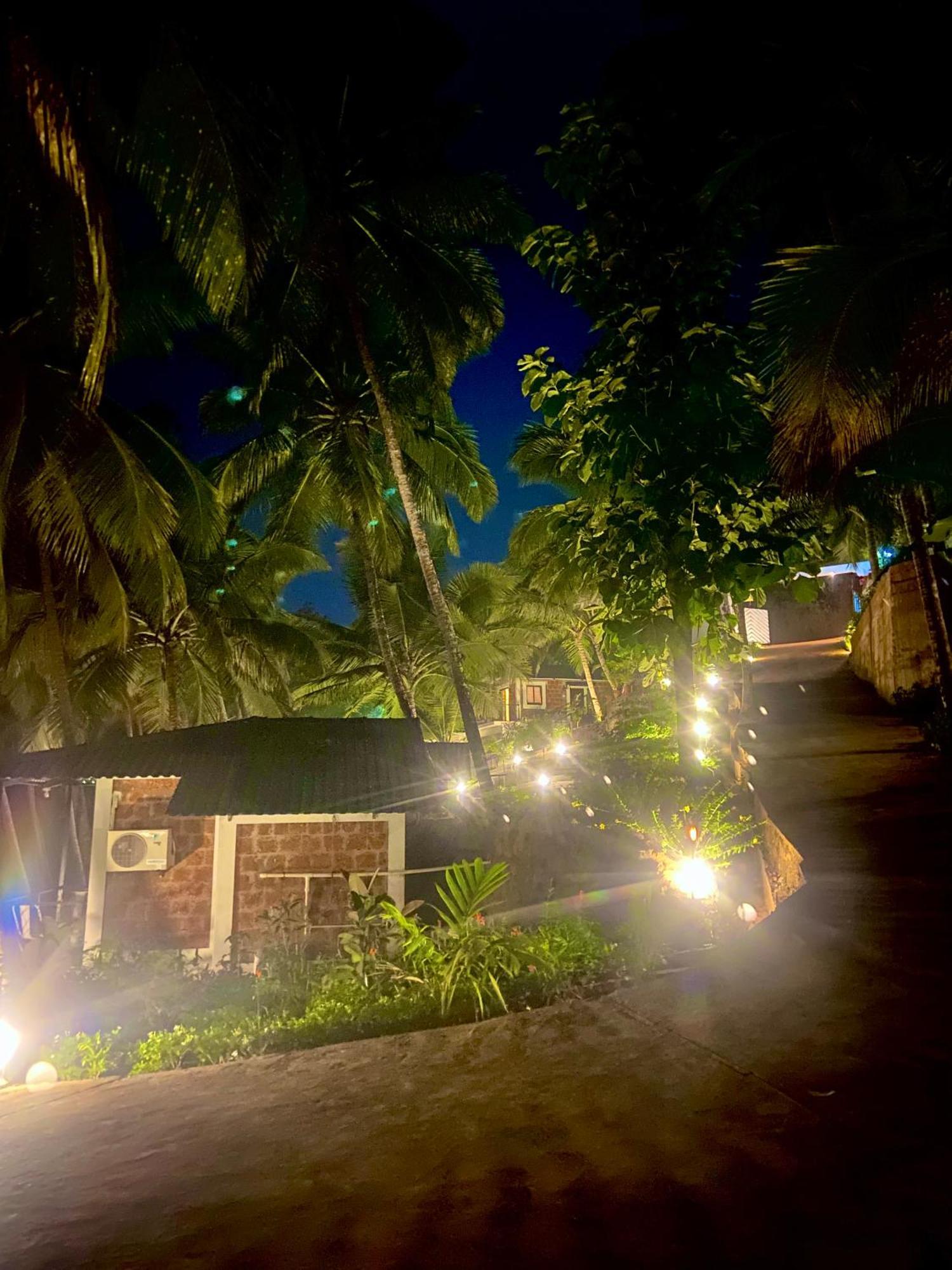 Atmani Waterfront Resort Cola Luaran gambar