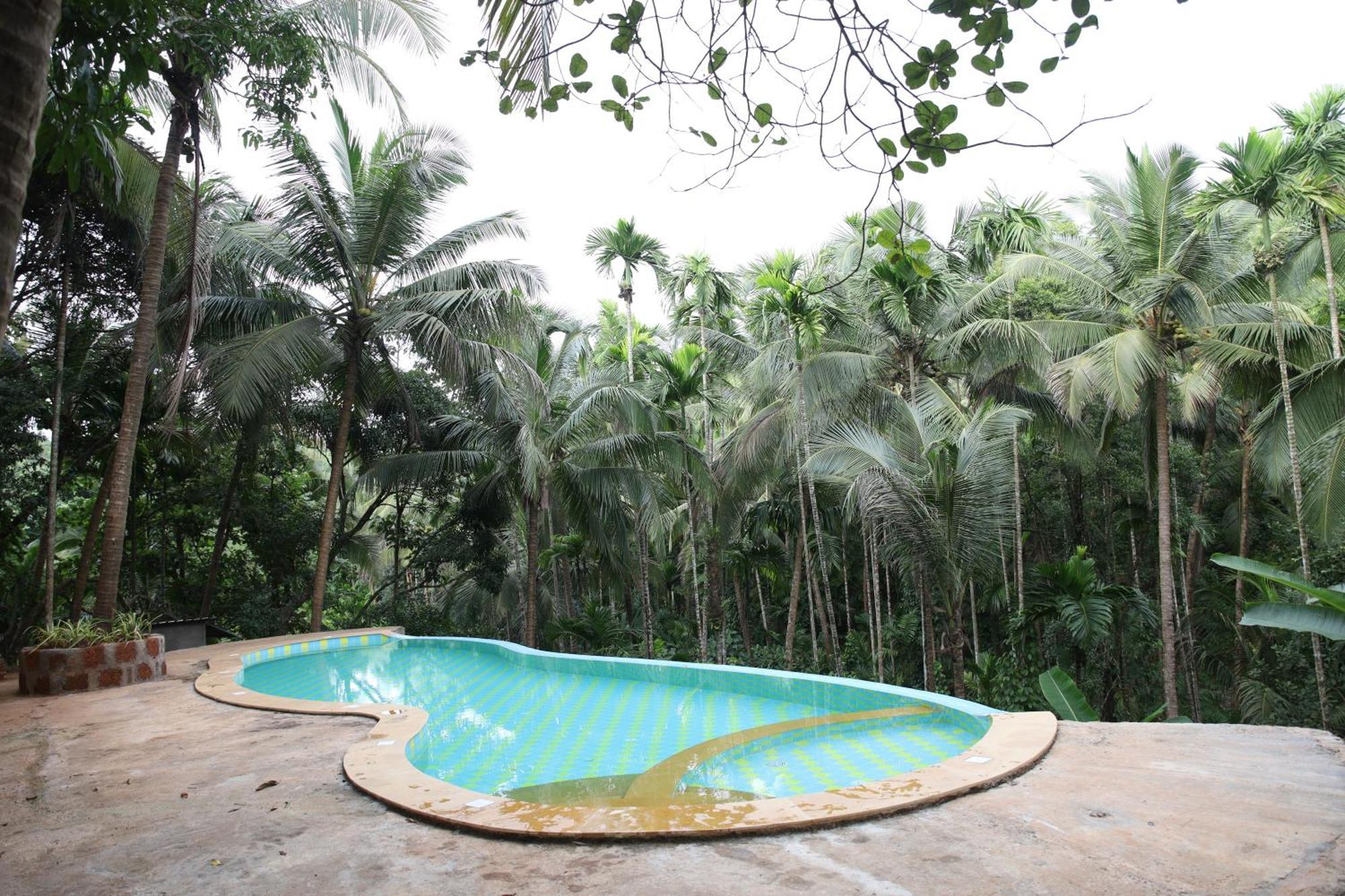 Atmani Waterfront Resort Cola Luaran gambar