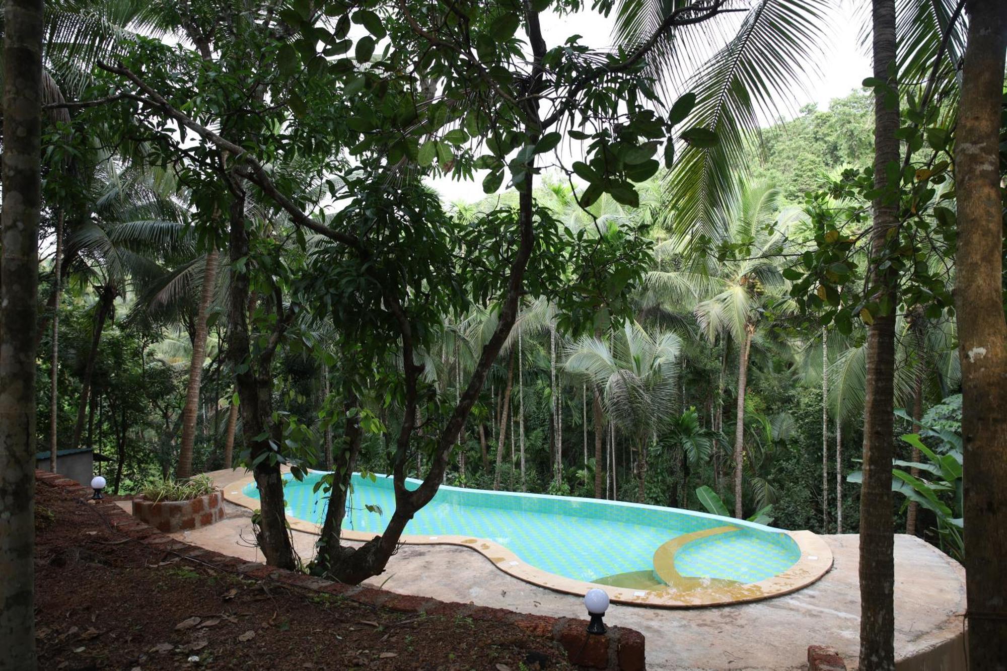 Atmani Waterfront Resort Cola Luaran gambar